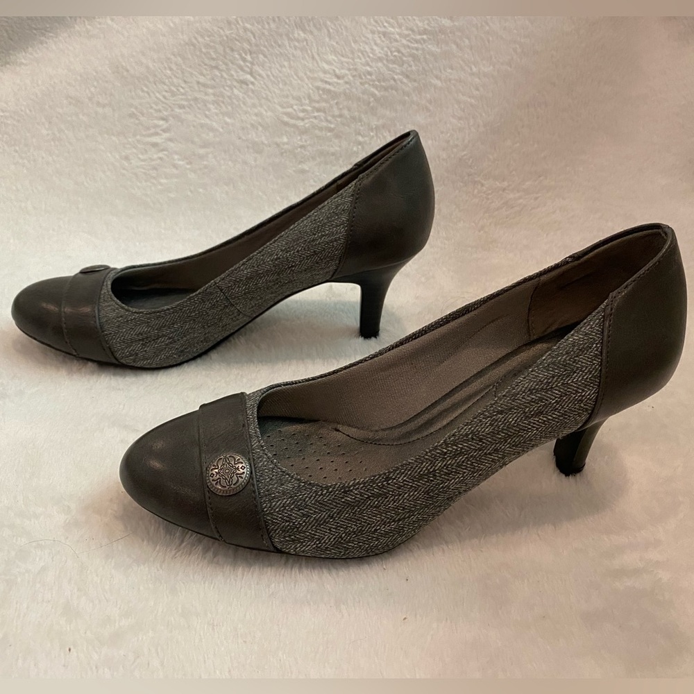 Cute little grey pumps